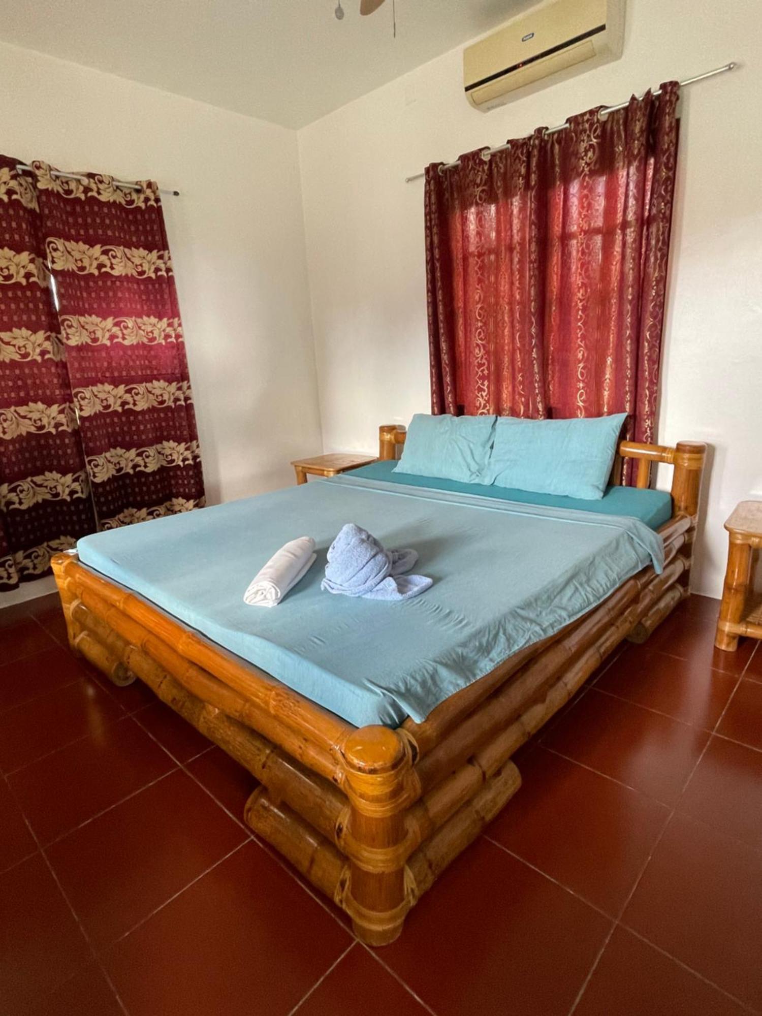 Tauig Beach Resort Moalboal Kültér fotó